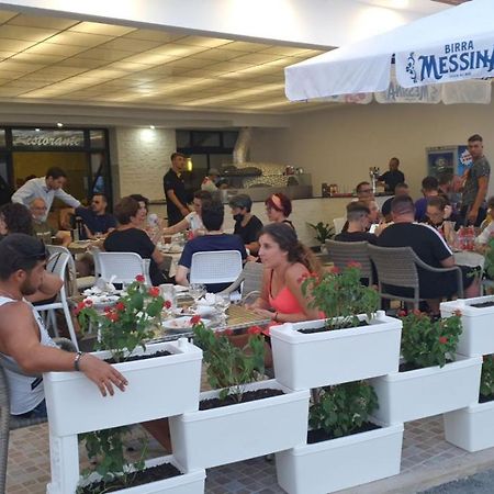 Hotel Ristorante Stellato Trebisacce Exteriér fotografie